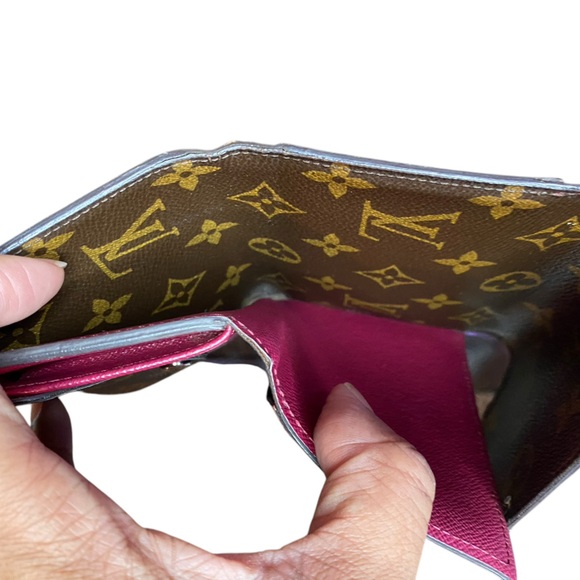 Louis Vuitton Epi Portefeuille Marie LouConpact Tri-Fold Wallet w/Dustbag - Picture 8 of 8